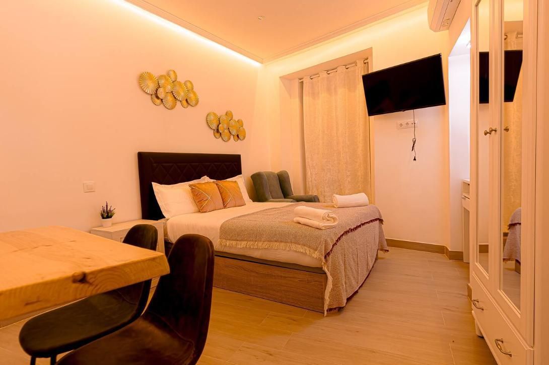 Study to rent in Del Caballero De Gracia, Sol