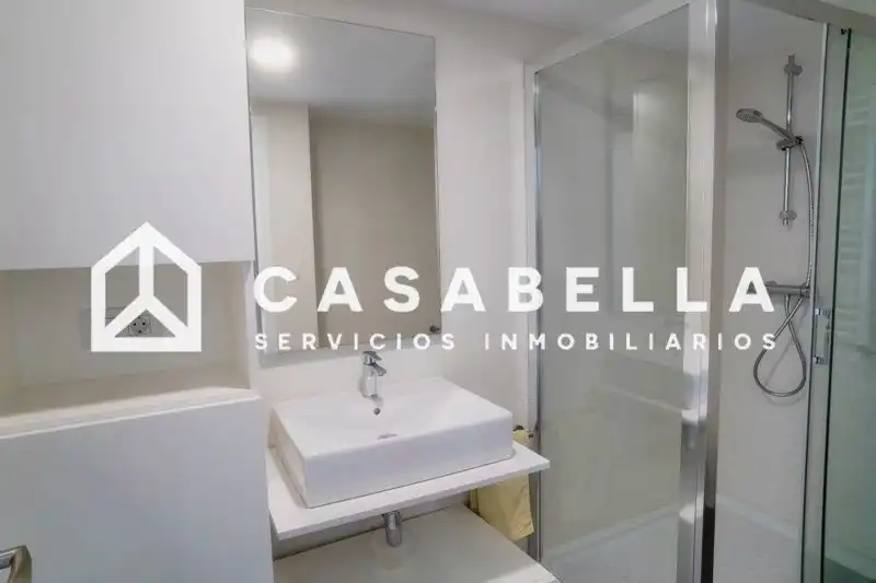 Badezimmer von Dachboden zur Miete in Valencia mit Klimaanlage, Heizung und Terrasse