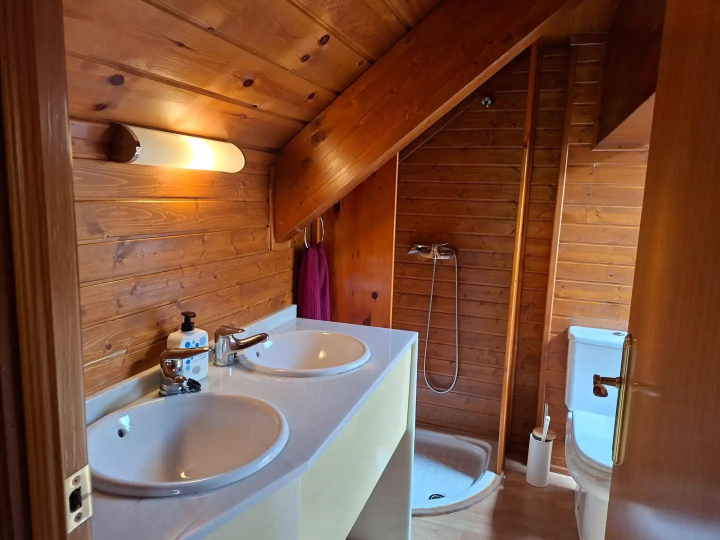 Baño de Ático en venta en Panticosa con Calefacción, Trastero y Amueblado