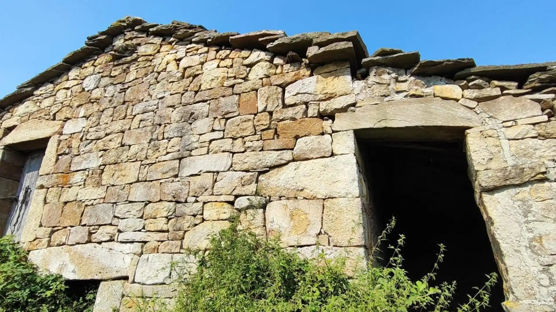 Exterior view of Houses for sale in San Roque de Riomiera