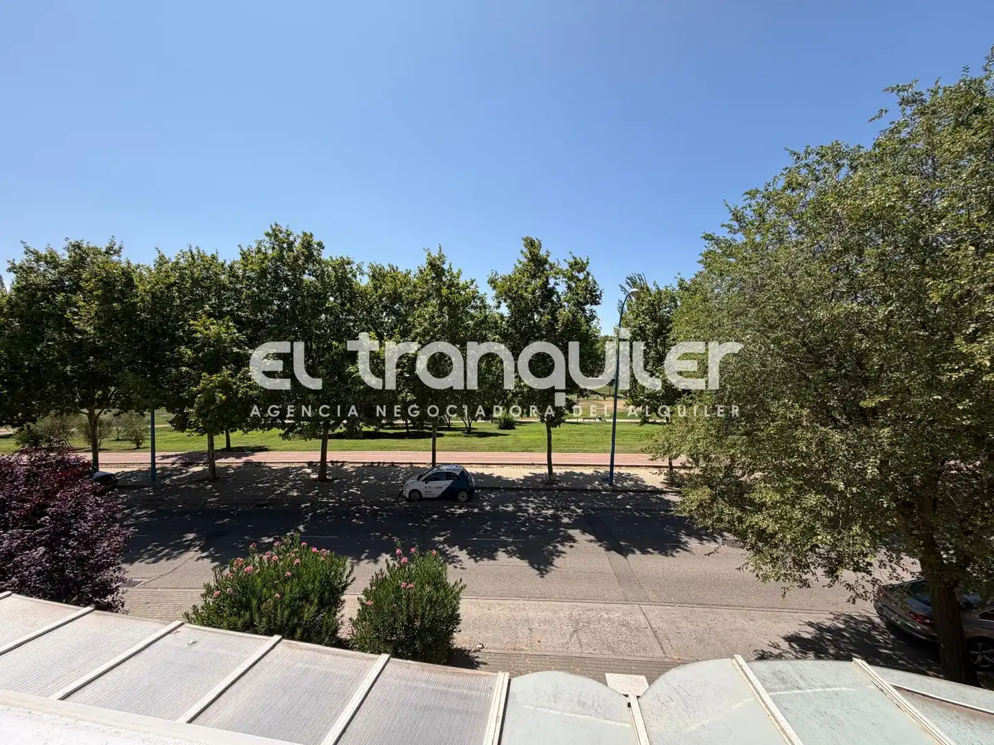 Vista exterior de Casa adosada de lloguer en Leganés amb Jardí privat, Parquet i Terrassa