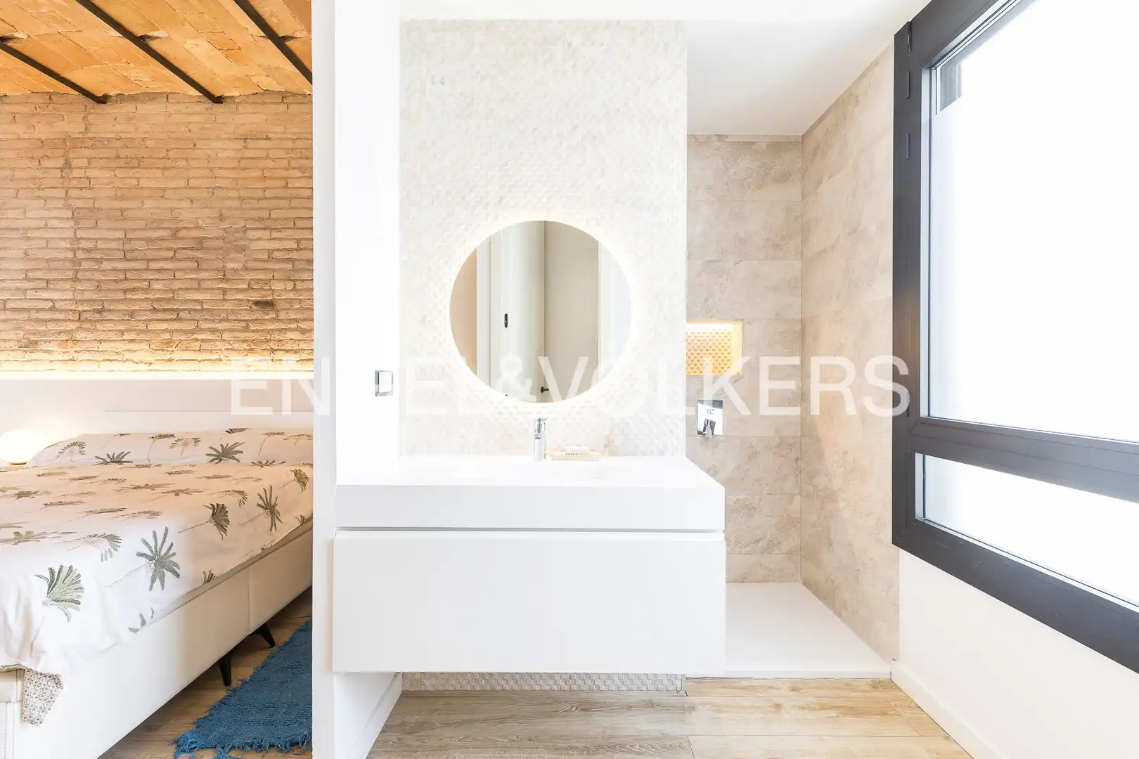 Bathroom of Flat for sale in Barcelona  with Air Conditioner, Heating and Balcony