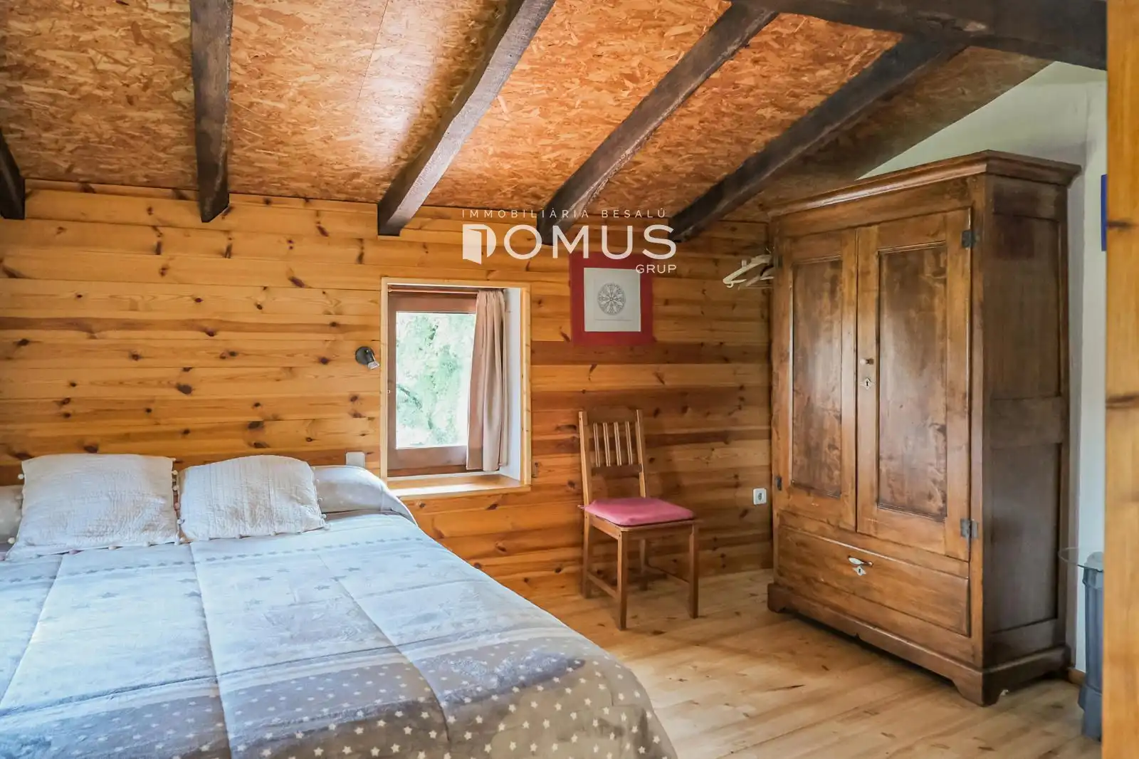 Habitación de Finca rústica en venta en Santa Pau con Calefacción, Parquet y Piscina