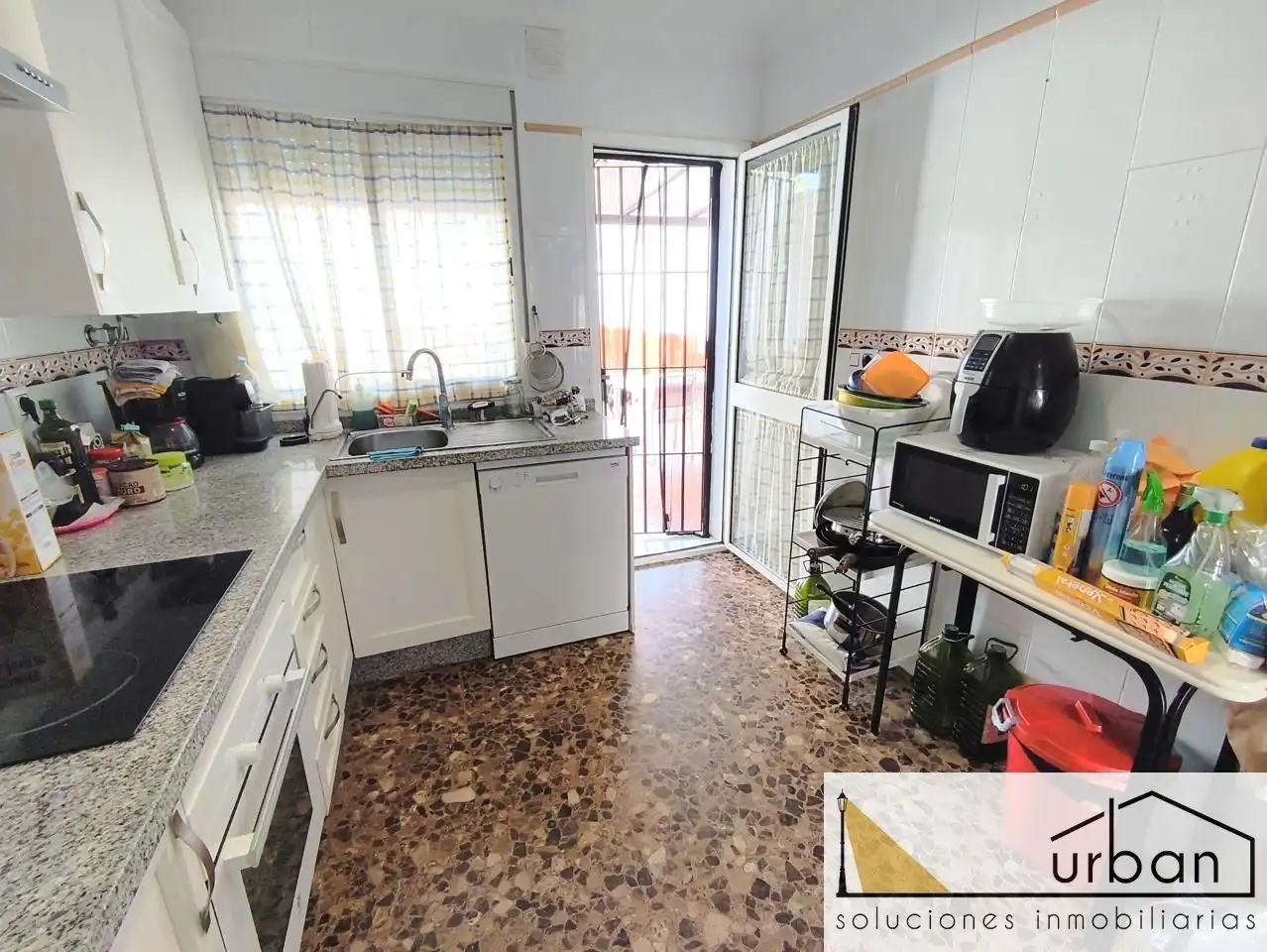 Cocina de Casa o chalet en venta en Chipiona con Aire acondicionado, Jardín privado y Terraza