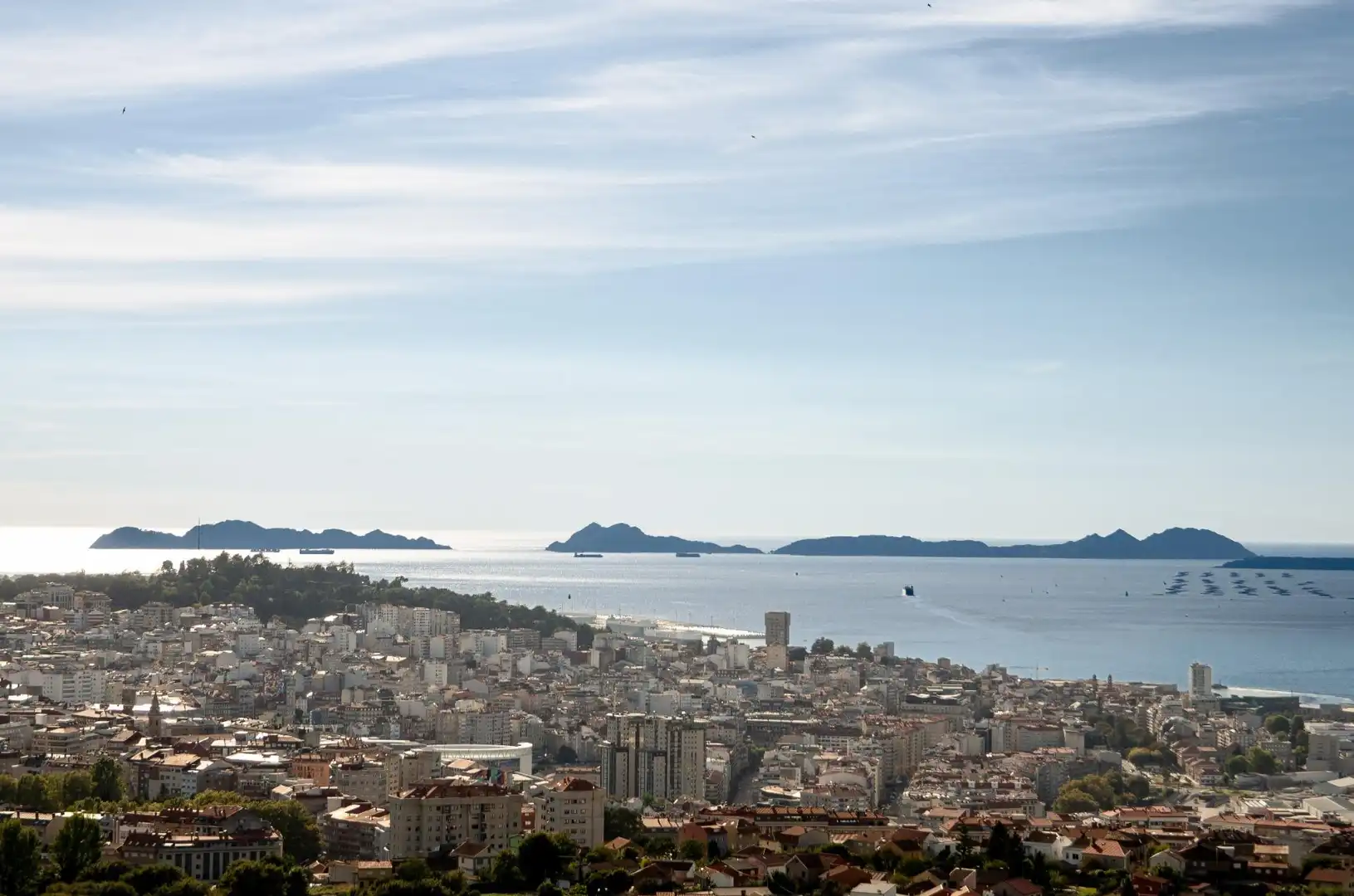 Vista exterior de Casa adosada en venta en Vigo  con Aire acondicionado y Terraza