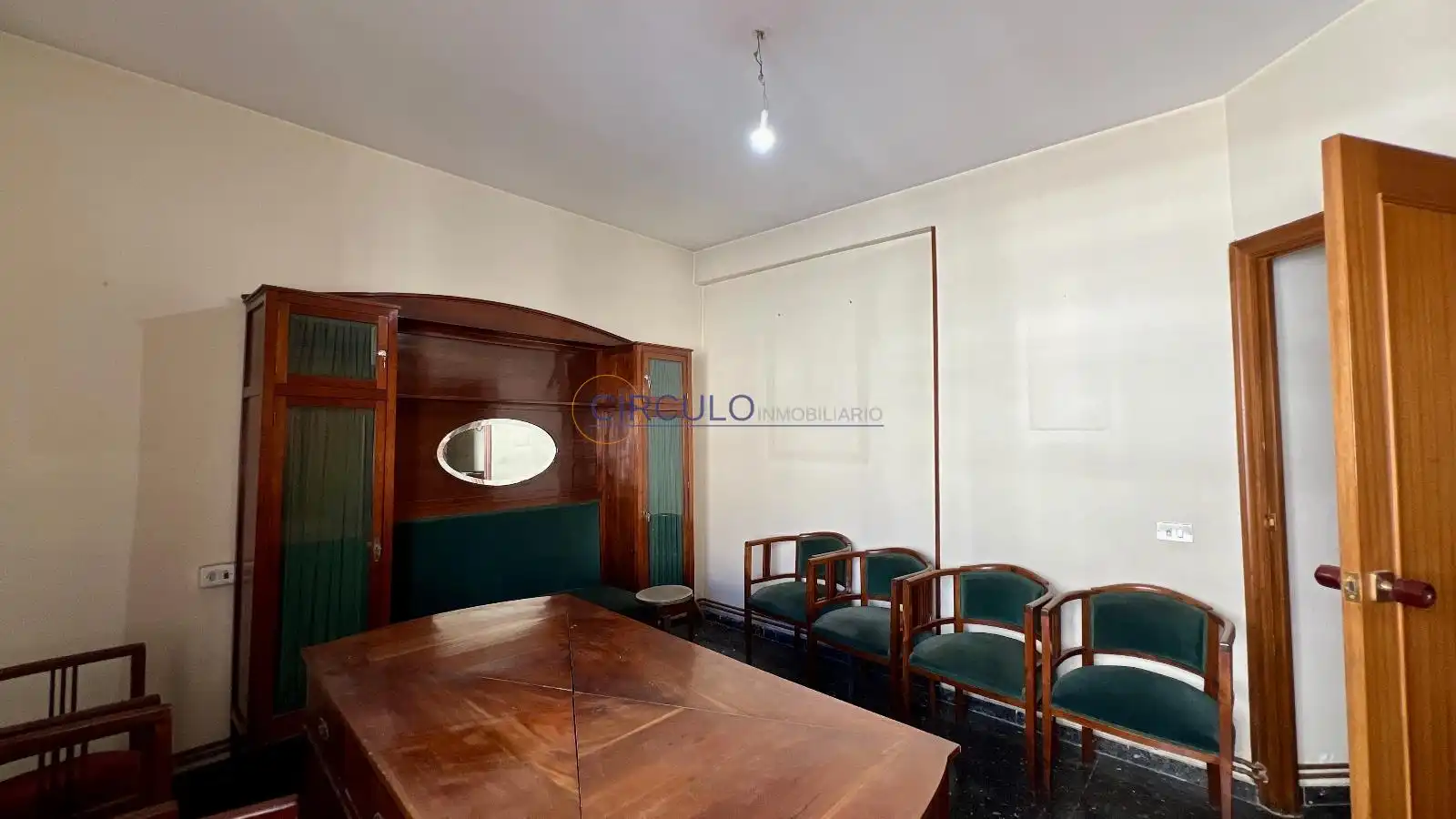 Wohnung zum Verkauf in Lorca mit Terrasse, Abstellraum und Balkon