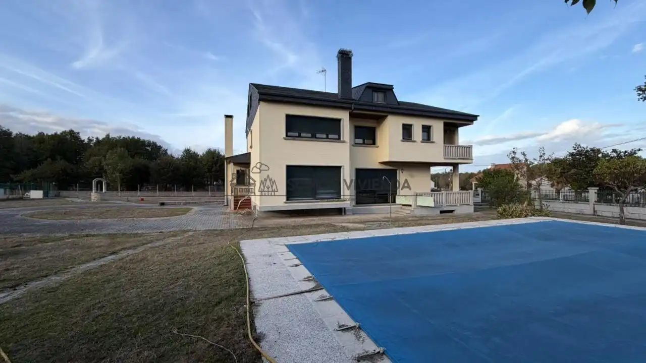 Exterior view of Houses for sale in San Cibrao das Viñas  with Heating, Private garden and Storage room