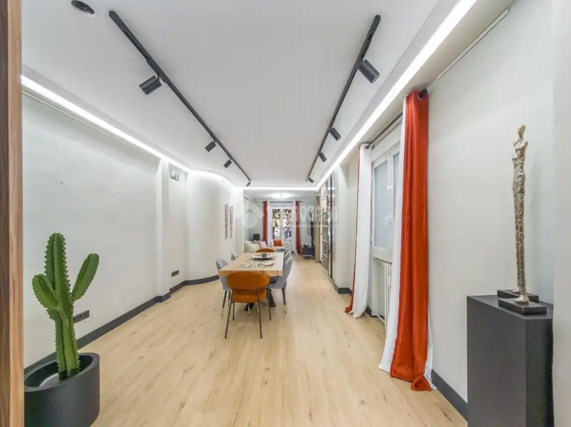 Flat for rent in Madrid  with Air Conditioner and Balcony