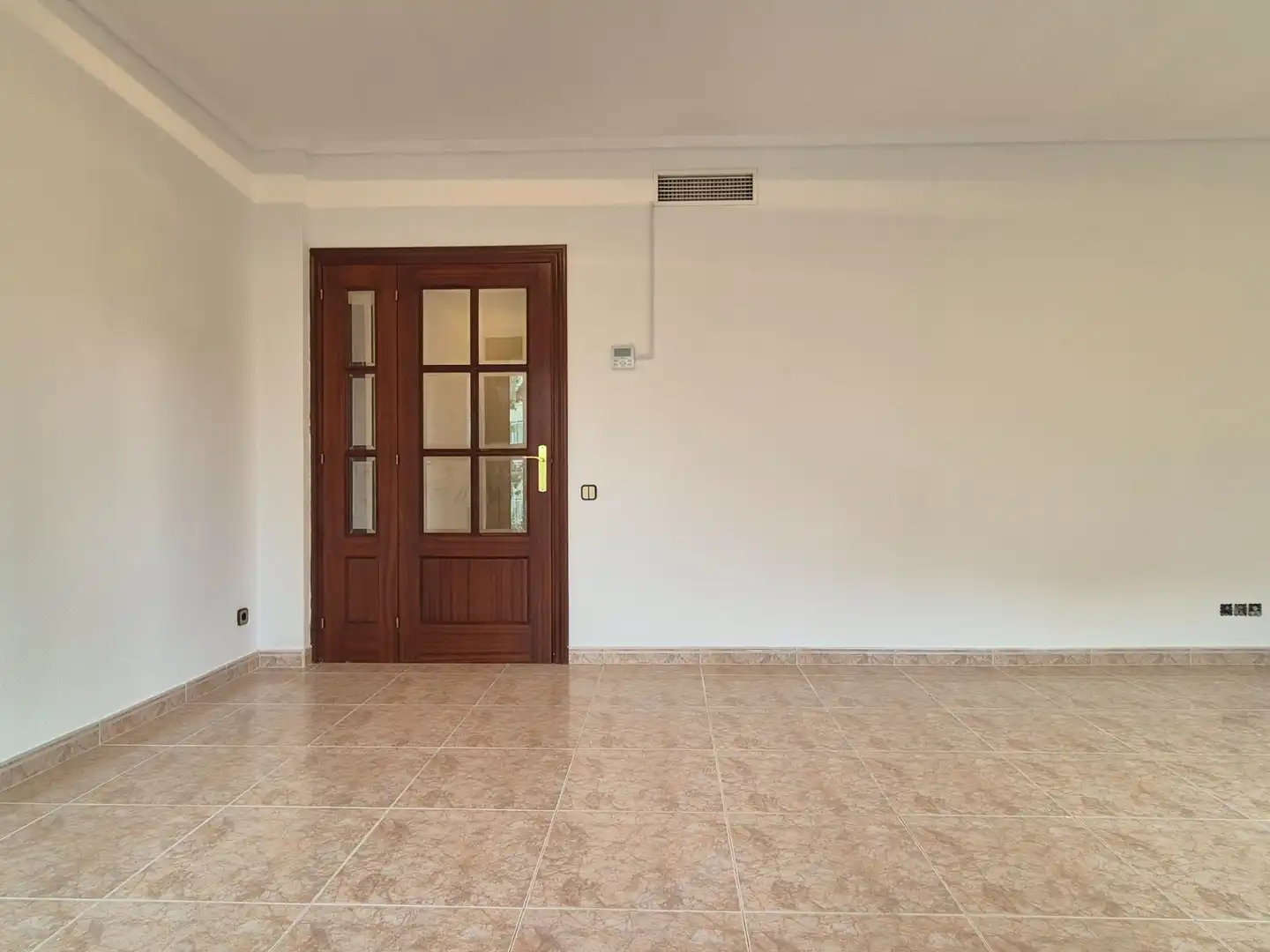 Piso en venta en Barcelona con Calefacción, Horno y Balcón