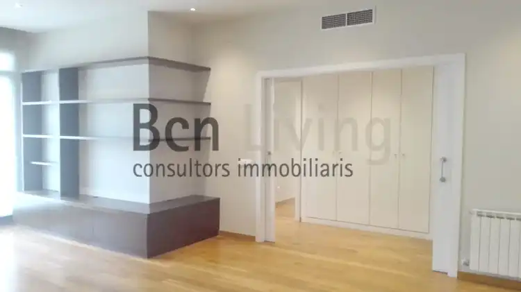 Sala de estar de Piso de alquiler en Barcelona con Aire acondicionado, Parquet y Terraza