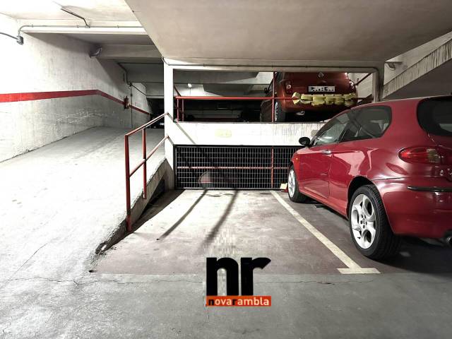 Garaje en Alquiler en Tamarit en Centre