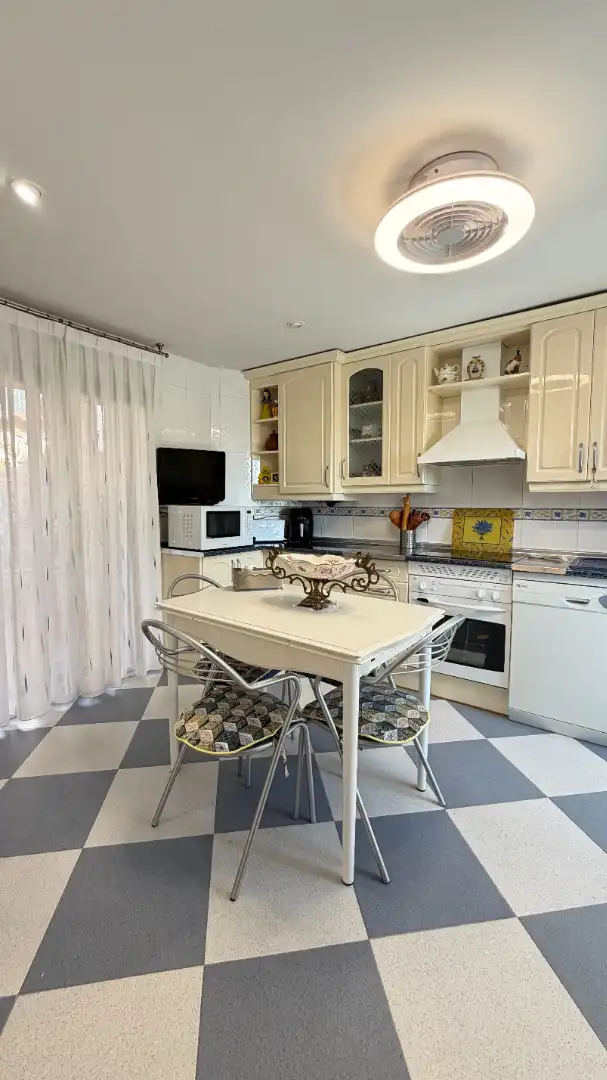 Cocina de Casa o chalet en venta en Campo Real con Aire acondicionado, Calefacción y Jardín privado