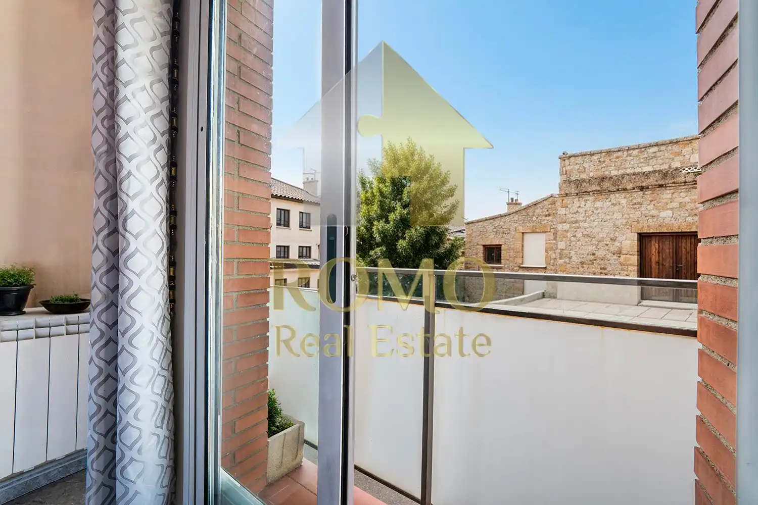 Vista exterior de Piso en venta en Santa Perpètua de Mogoda con Calefacción