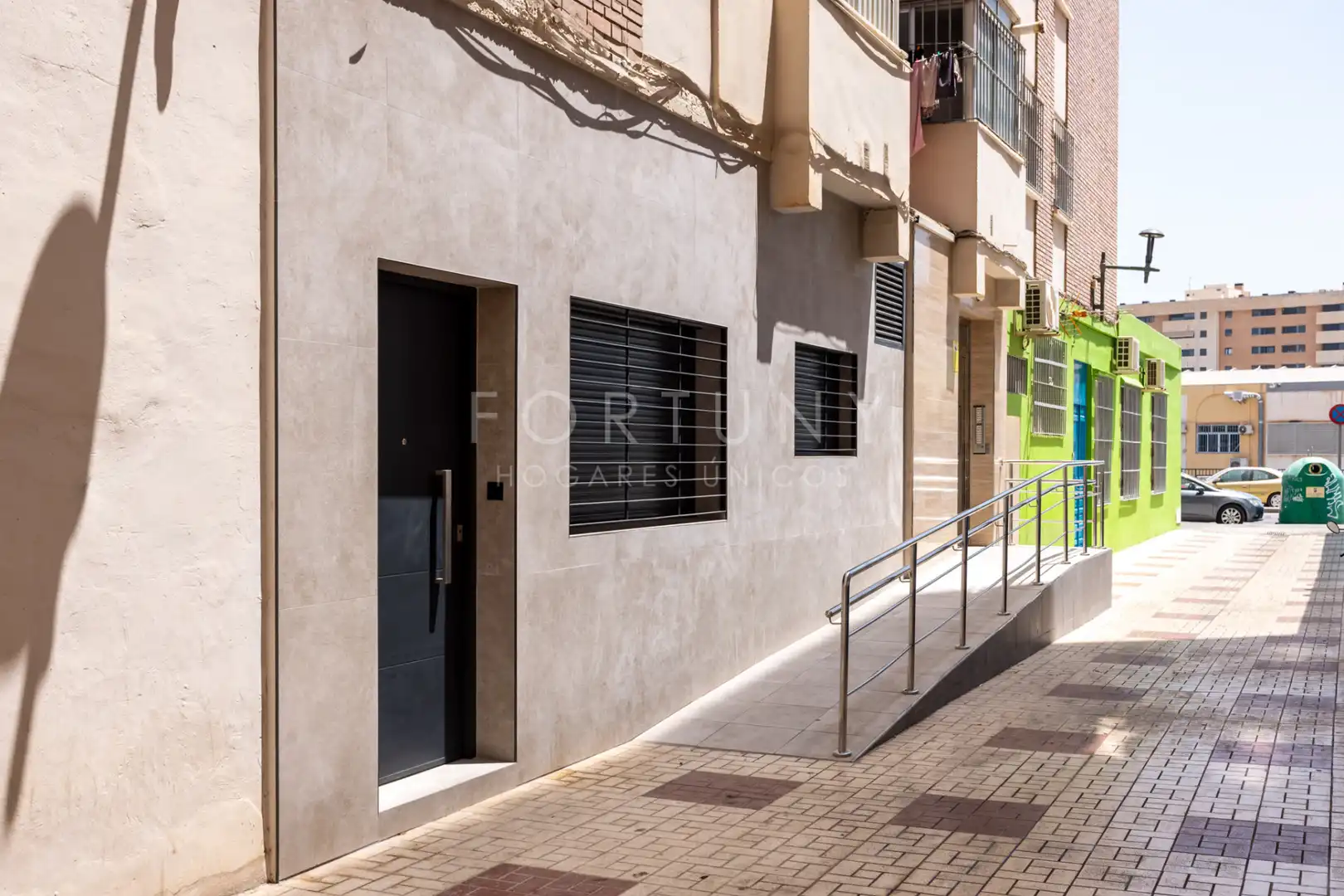 Vista exterior de Estudi en venda en Málaga amb Aire condicionat i Moblat