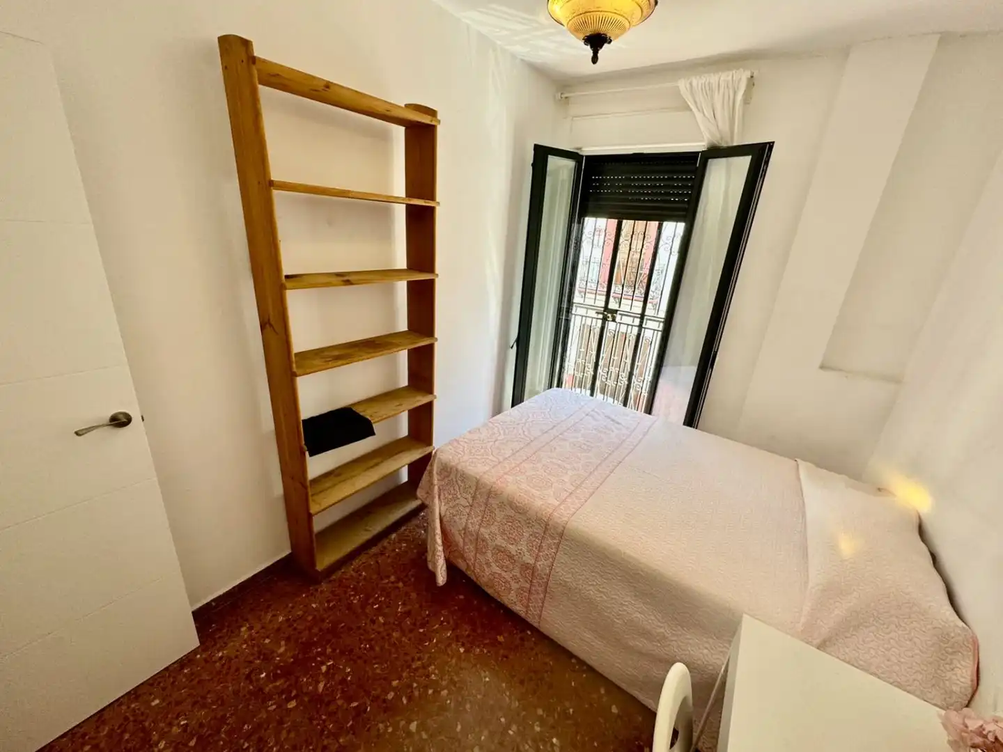 Habitación de Piso de alquiler en Sevilla con Aire acondicionado y Balcón