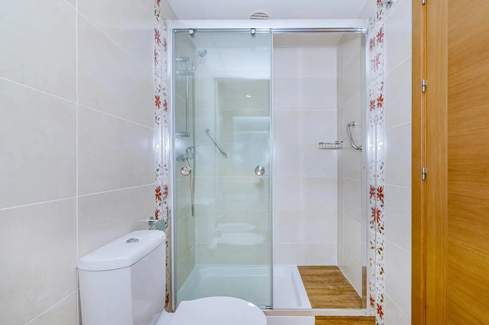 Baño de Piso en venta en La Zubia con Aire acondicionado, Amueblado y Balcón