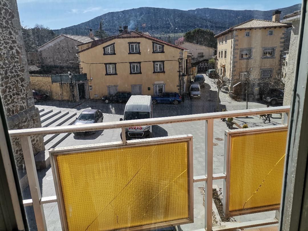 Casa adosada en venda a Garganta de los Montes