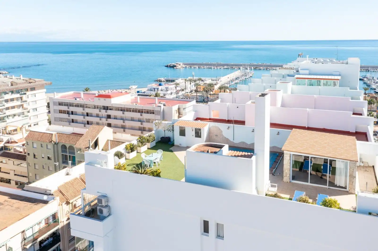 Außenansicht von Dachboden zur Miete in Fuengirola mit Klimaanlage, Heizung und Terrasse