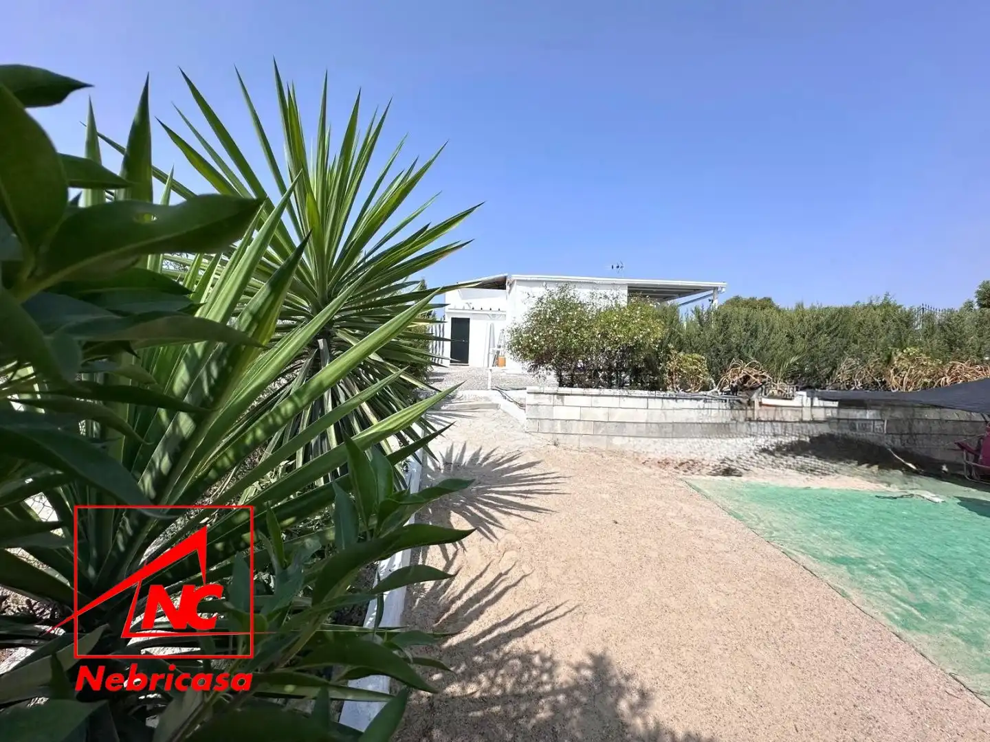 Jardí de Finca rústica en venda en Lebrija amb Aire condicionat i Moblat