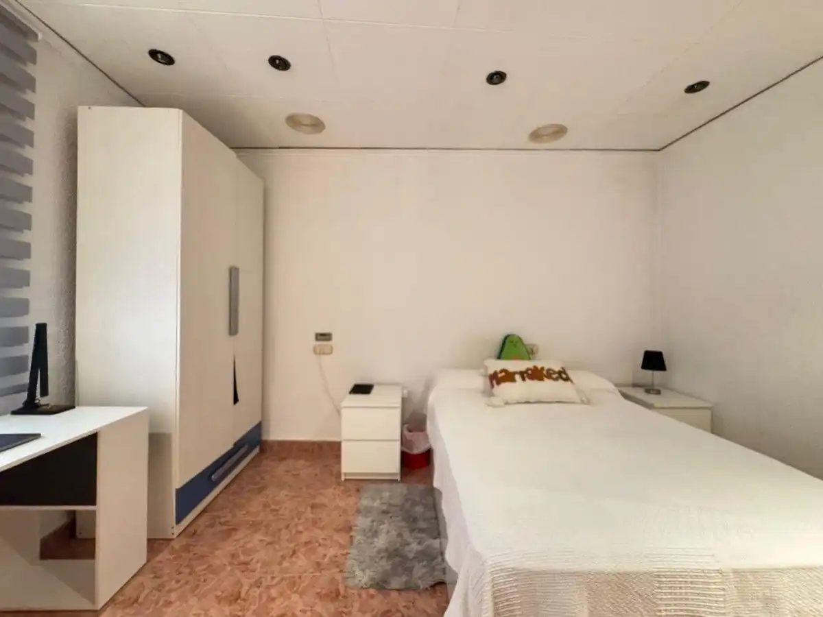 Bedroom of Flat for sale in Tavernes de la Valldigna  with Air Conditioner and Storage room