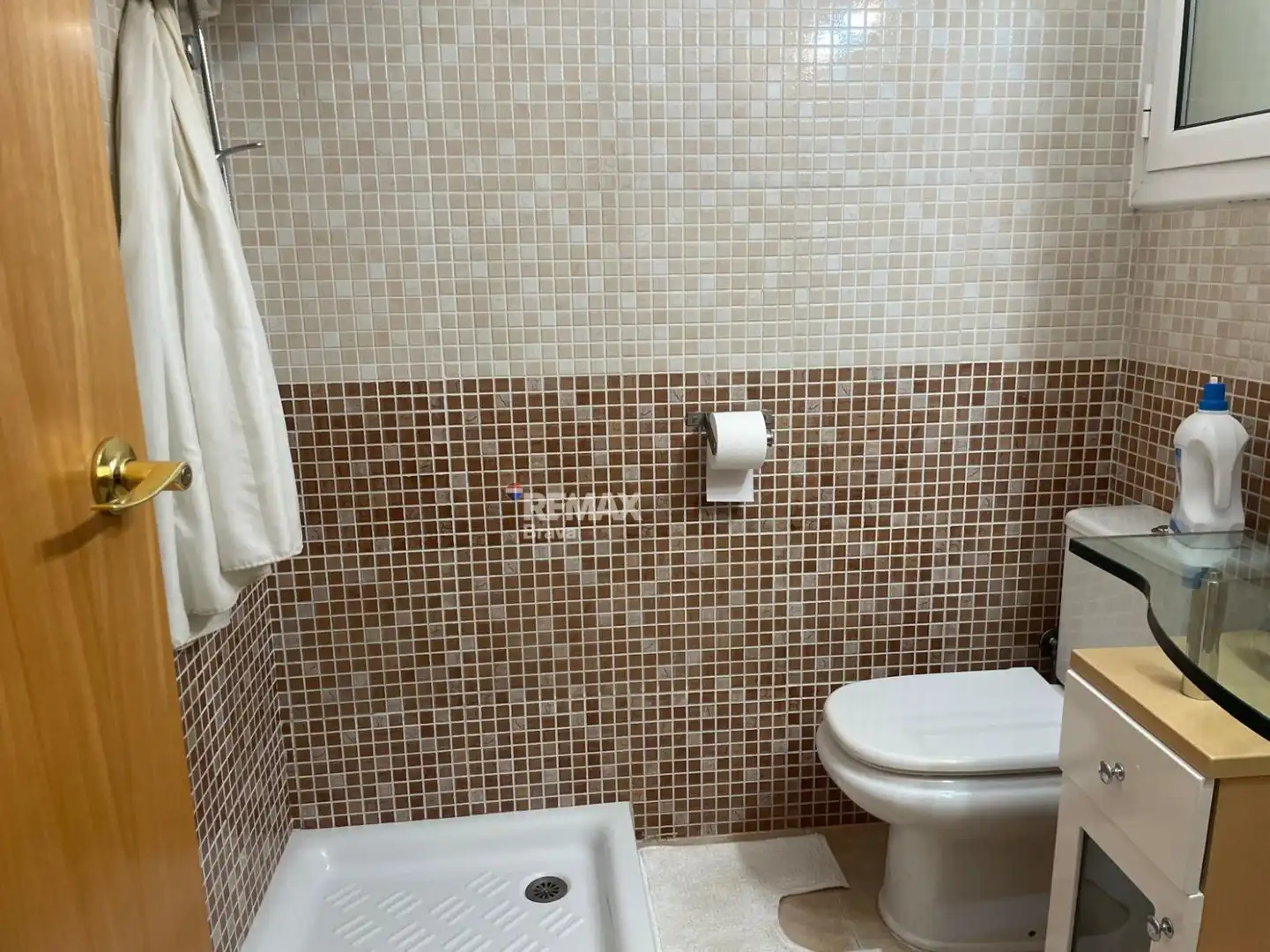 Baño de Piso en venta en Girona con Aire acondicionado y Balcón