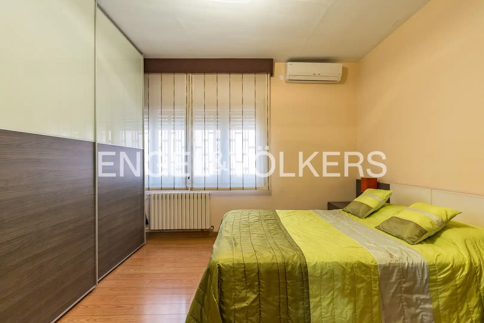 Habitación de Casa o chalet en venta en Viladecans con Calefacción, Jardín privado y Balcón
