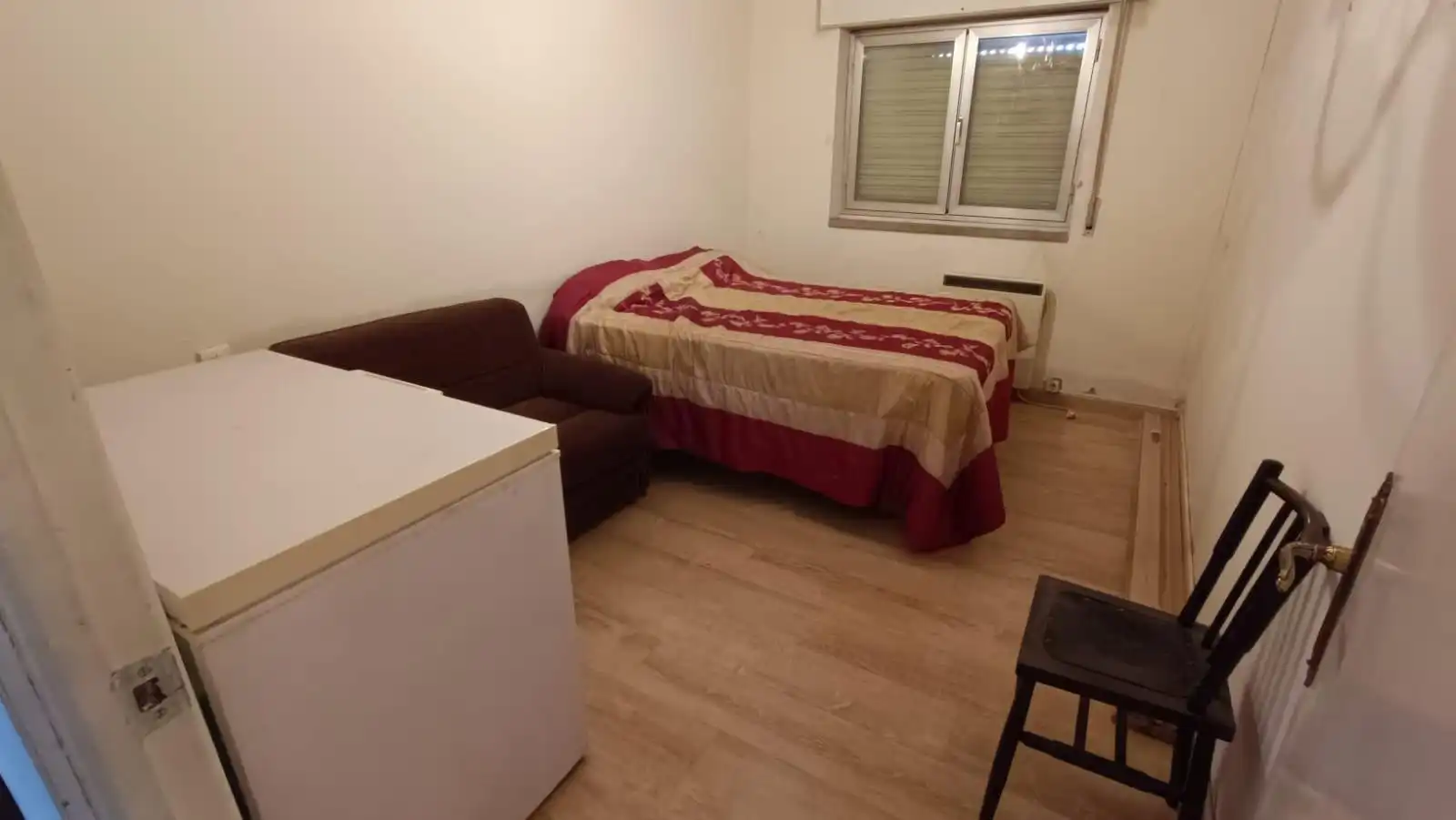 Dormitori de Pis en venda en Zamora Capital  amb Calefacció, Moblat i Balcó