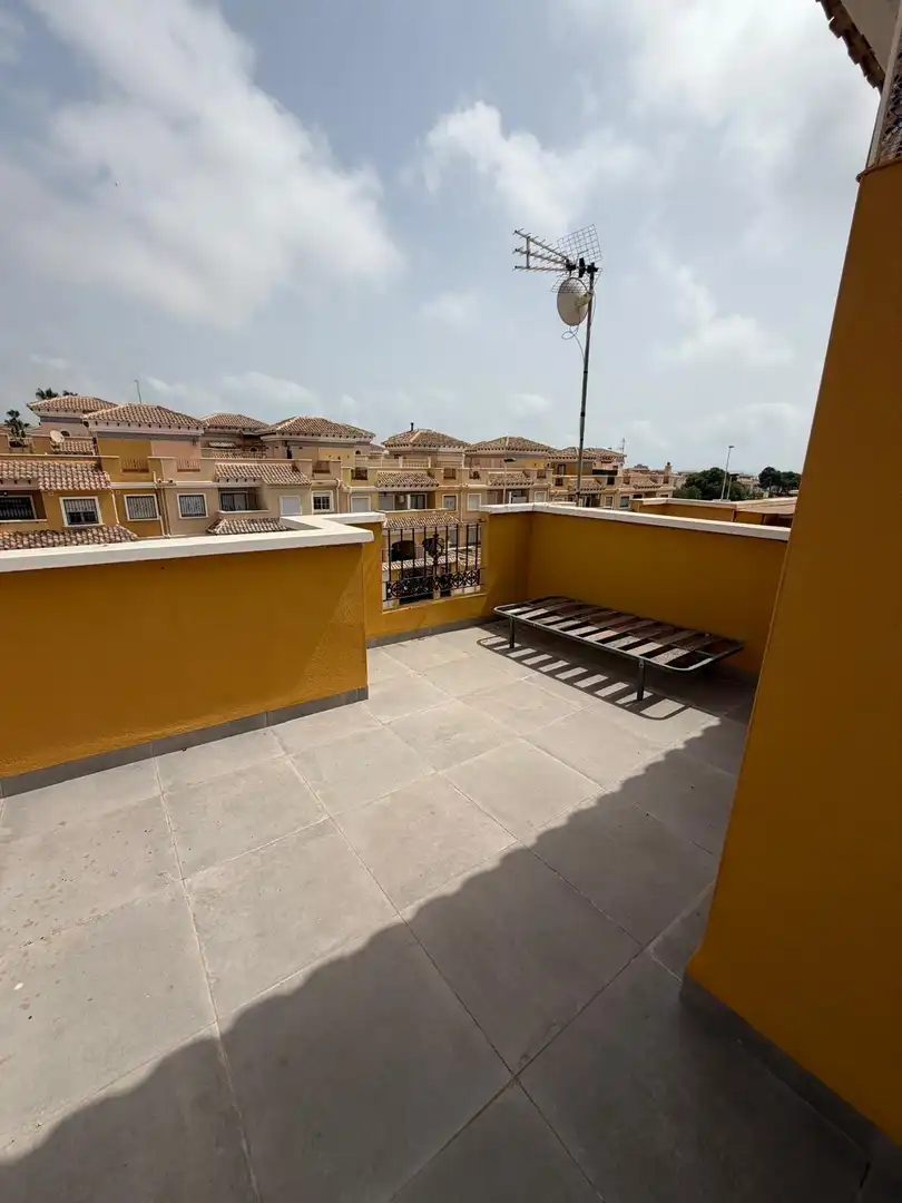 Terrassa de Casa o xalet en venda en Torrevieja amb Piscina comunitària