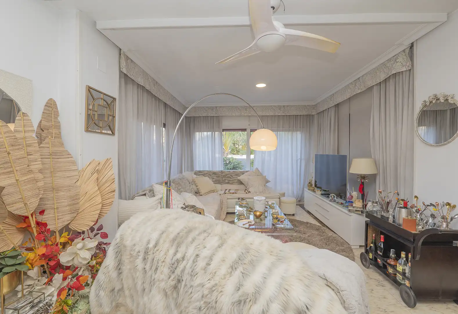 Sala de estar de Casa adosada en venta en Benalmádena con Terraza, Piscina y Internet