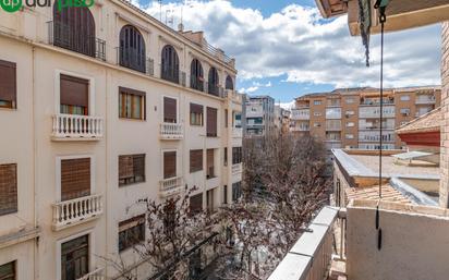 Exterior view of Flat for sale in  Granada Capital  with Balcony