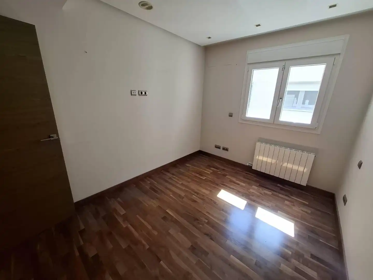 Dormitori de Àtic de lloguer en Alicante / Alacant amb Calefacció, Parquet i Terrassa