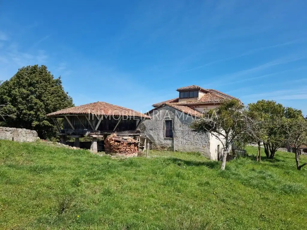 Casa o xalet en venda en Colunga amb Jardí privat i Traster