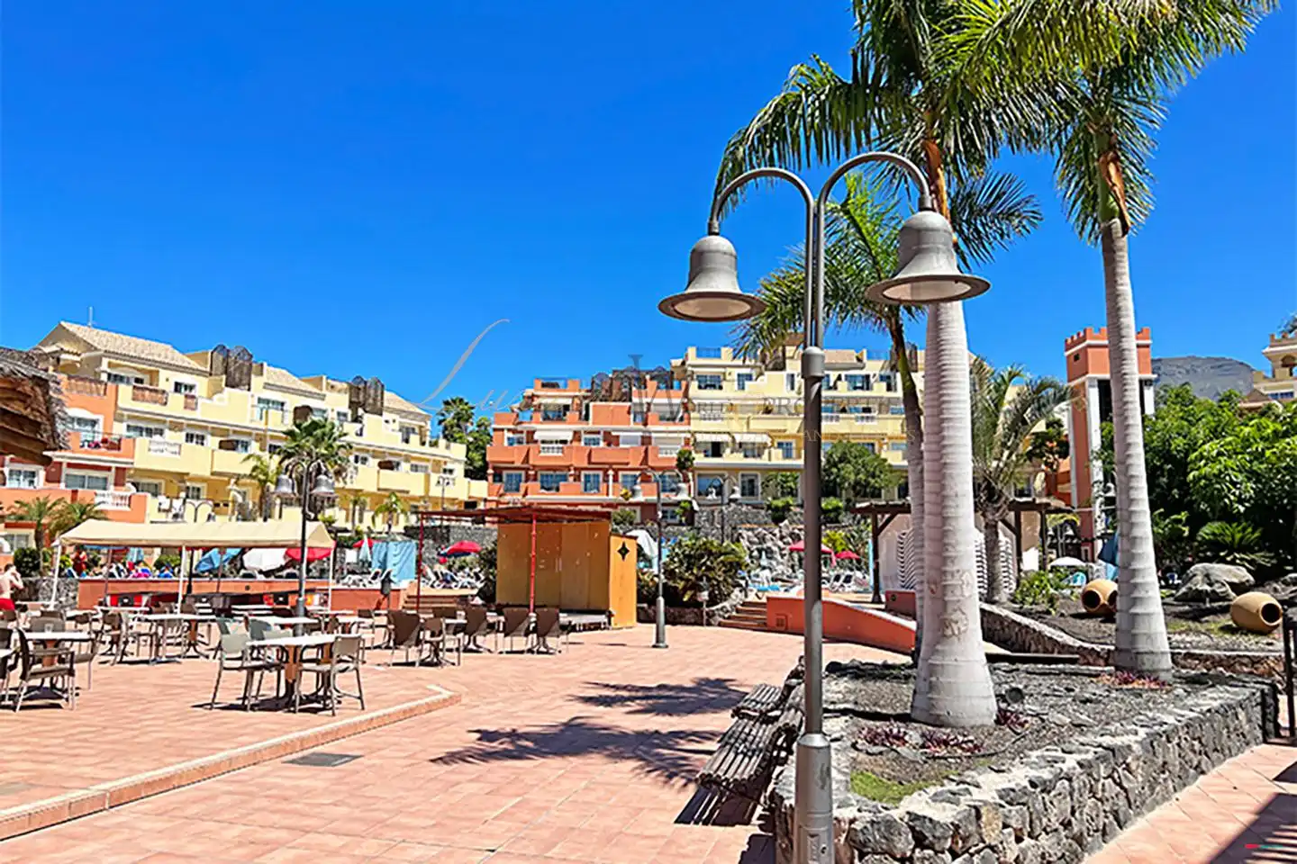 Vista exterior de Apartamento en venta en Arona con Terraza, Amueblado y Piscina comunitaria