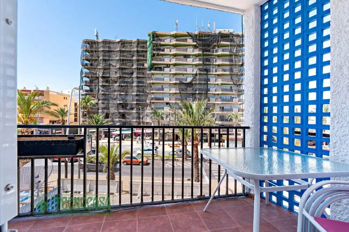Exterior view of Flat for sale in Roquetas de Mar  with Terrace, Furnished and Alarm
