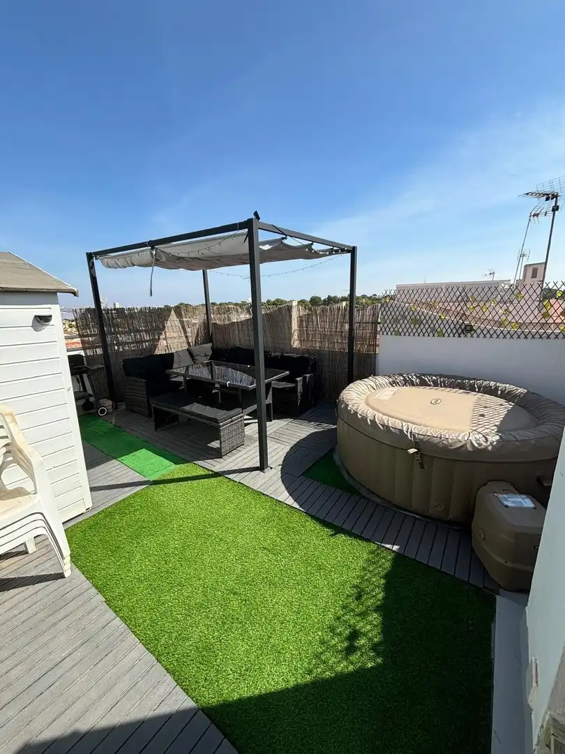 Apartament amb terrassa en venda a Los Balcones - Los Altos