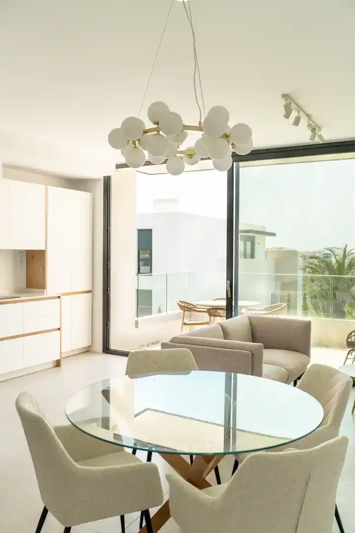 Living room of Flat for sale in Estepona  with Air Conditioner, Terrace and Swimming Pool