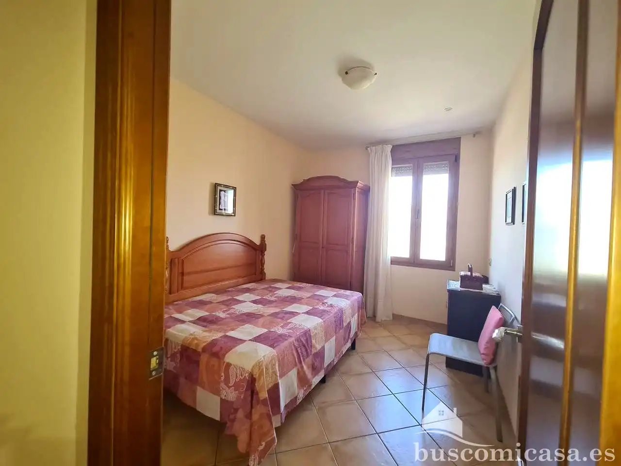Dormitori de Casa o xalet en venda en Huelma amb Aire condicionat, Calefacció i Jardí privat