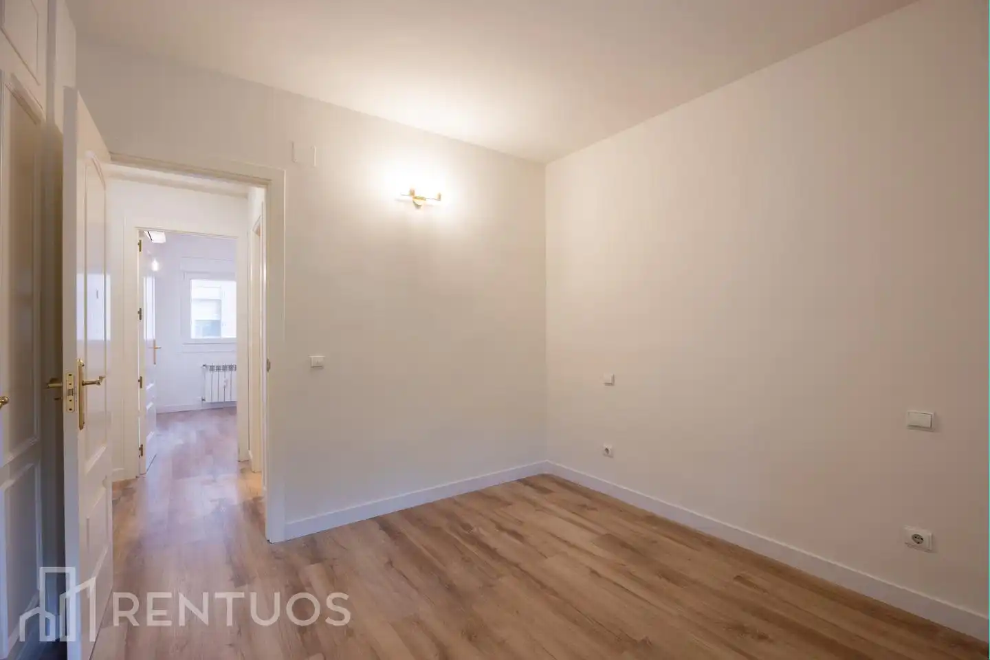 Wohnung zur Miete in Calle del Poeta Esteban de Villegas, Jerónimos