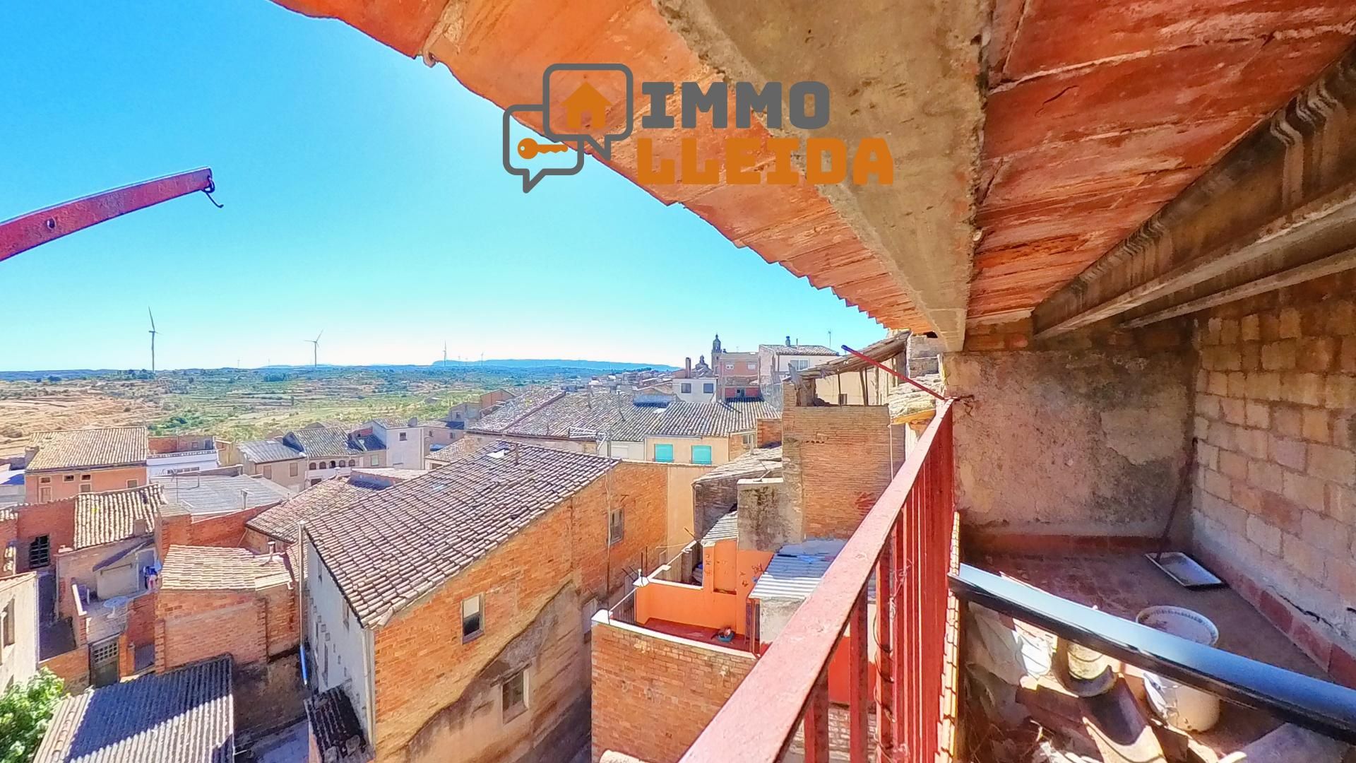 Vista exterior de Casa adosada en venda en La Granadella amb Jardí privat, Terrassa i Traster