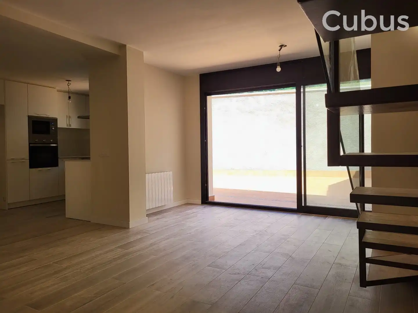 Sala d'estar de Casa adosada en venda en Olot amb Aire condicionat, Calefacció i Balcó
