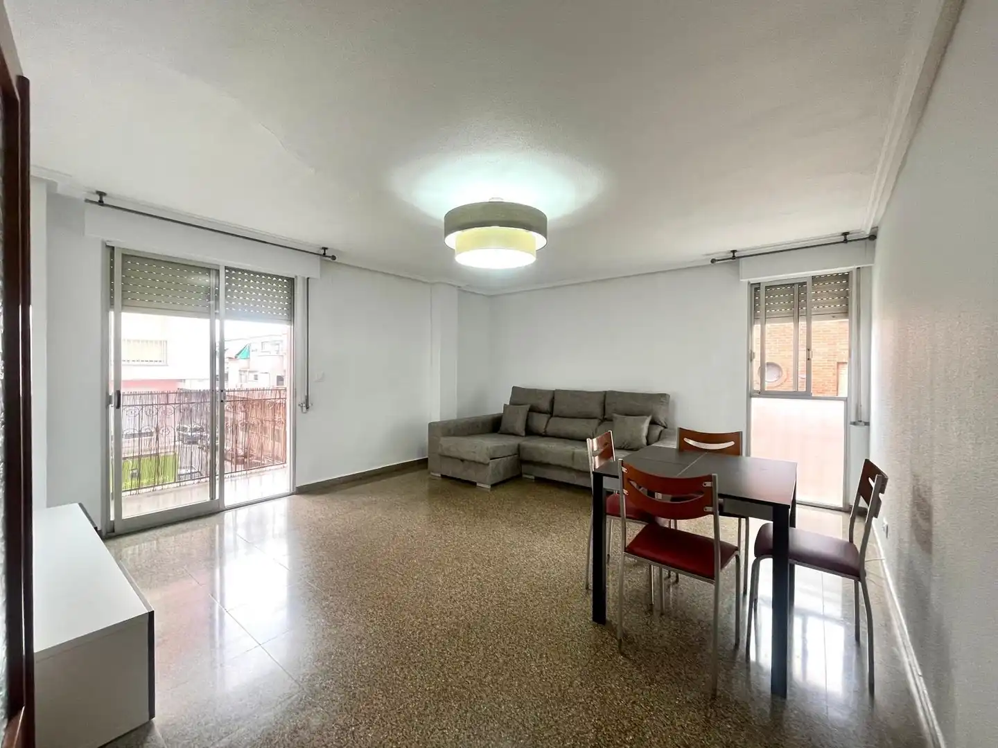 Piso de alquiler en Avenida de Ausiàs March, San Crispín