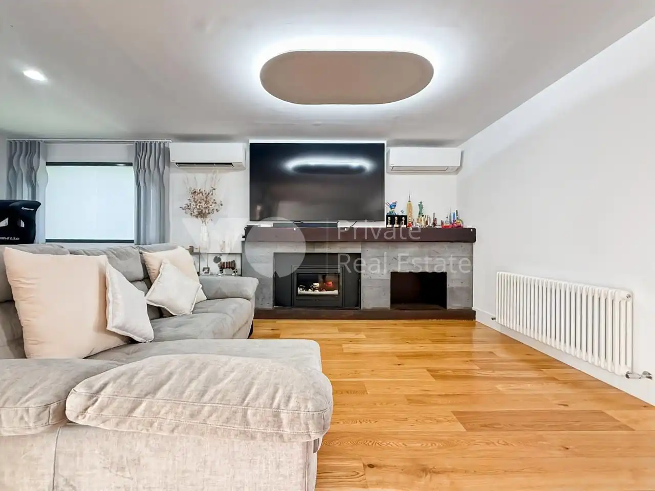 Living room of Houses for sale in Villanueva de la Cañada  with Air Conditioner, Heating and Private garden