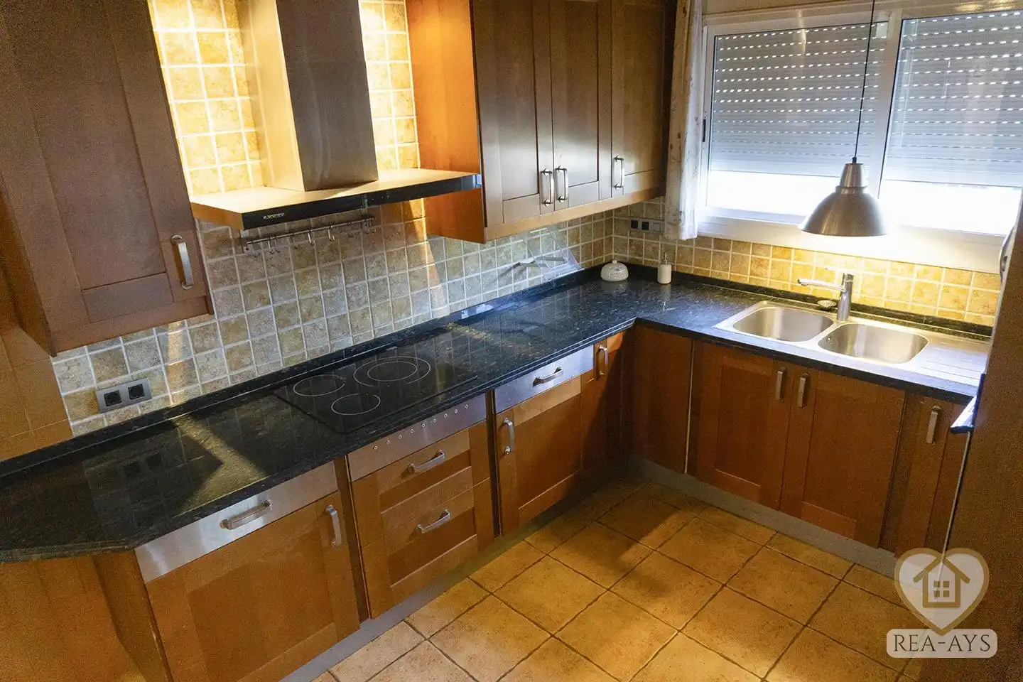 Cocina de Casa o chalet en venta en Vallirana con Jardín privado, Terraza y Trastero