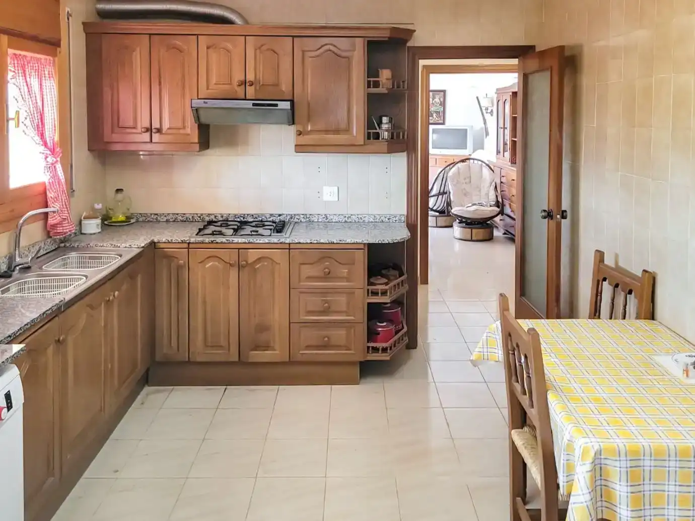 Cuina de Casa o xalet en venda en La Fresneda amb Aire condicionat i Balcó