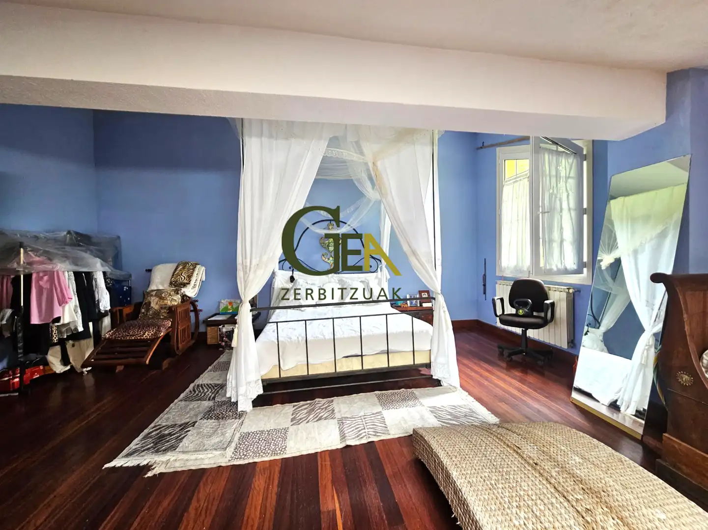 Schlafzimmer von Einfamilien-Reihenhaus zum Verkauf in Alkiza mit Heizung, Privatgarten und Terrasse