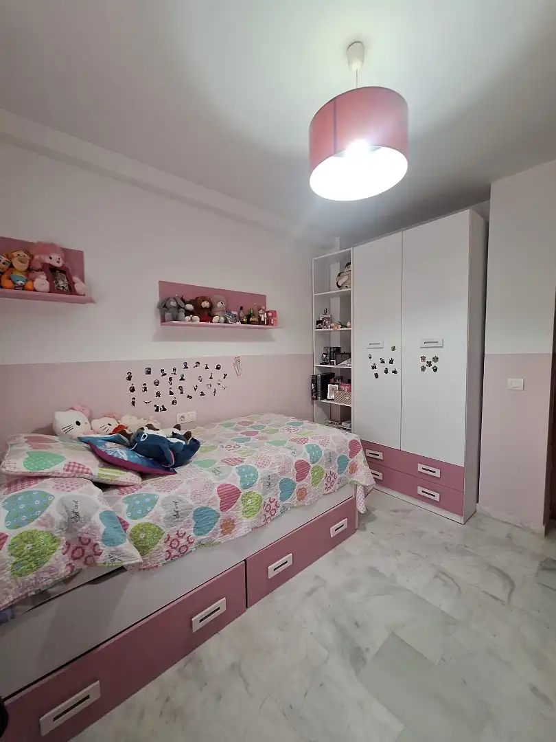 Dormitori de Casa adosada en venda en Écija amb Aire condicionat i Traster