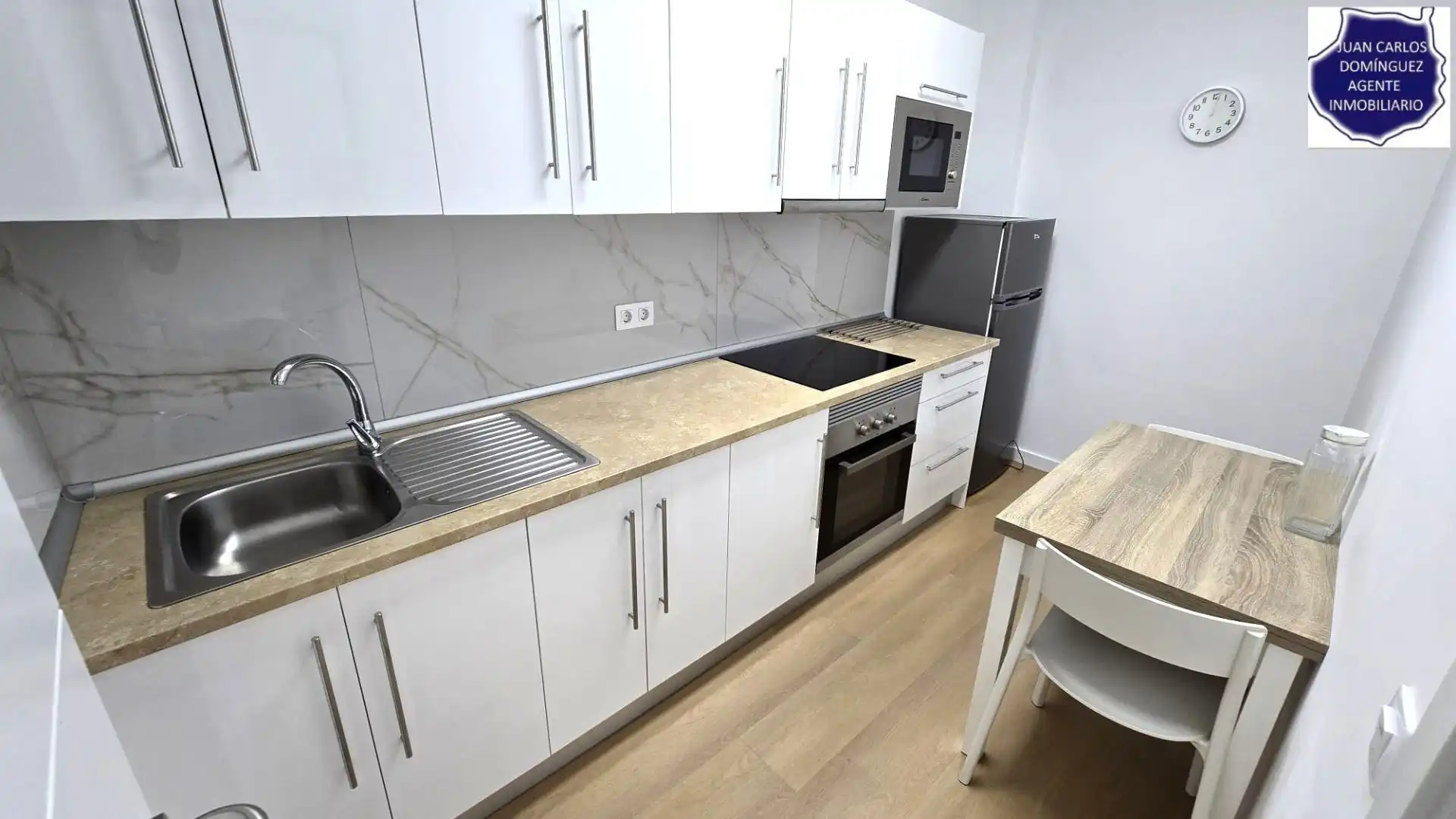 Cuina de Apartament de lloguer en Las Palmas de Gran Canaria amb Terrassa