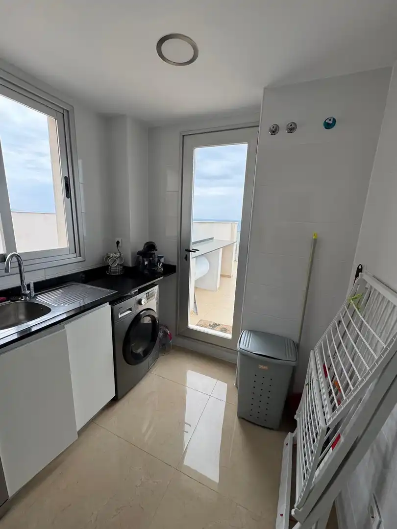 Apartament amb terrassa en venda a Calle Edificio Ciudad Jardín, imagen 5