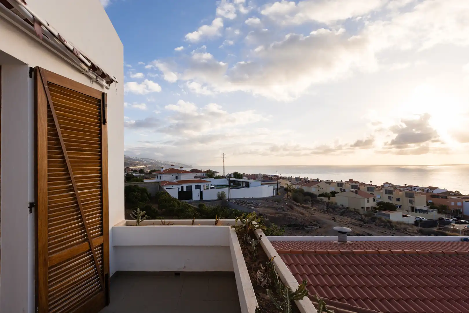 Vista exterior de Casa o xalet en venda en Candelaria amb Aire condicionat, Jardí privat i Terrassa