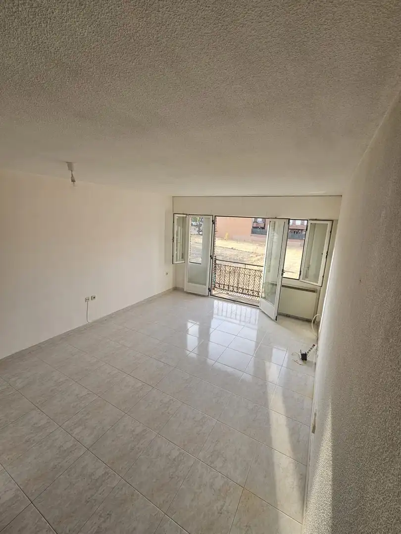 Dúplex con piscina en venta en Sevilla la Nueva, imagen 2